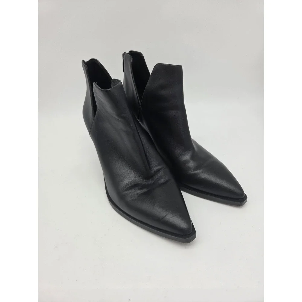 Vince Camuto Womens Size 10 M Black Leather Zip Ankle Fashion Boots Bootie